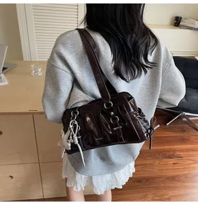 Solid color casual patent leather shoulder bag women vintage pleated underarm bag autumn new