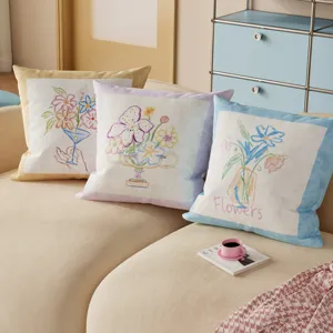 Housse de coussin florale style dopamine, imprimée double face pour canapé de salon moderne.