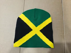 Detailansicht der Jamaika Flagge Strickmütze, warme Wintermütze für Damen und Herren.