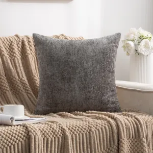 Donkergrijze chenille kussenhoes in effen kleur voor moderne woonkamer bank en bed decor.