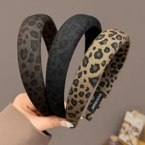 Chique stoffen haarbanden met luipaardprint en zwart, zachte gevoerde haarhoepels voor vrouwen.
