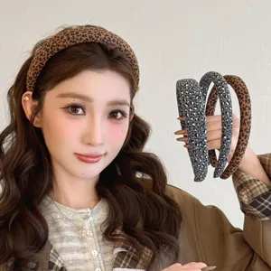Trendy autumn leopard print wide sponge headband for women, stylish velvet hair hoop accessory