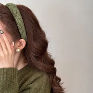 Green tweed padded headband for women, vintage knitted hair hoop with high crown effect.