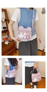 Japanische süße transparente Ita-Tasche Umhängetasche mit Bärenohren und Abzeichenfenster.