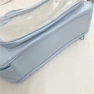 Vista detallada de bolsa ita transparente azul, mochila de PU para fans de conciertos.
