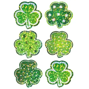 Ensemble d'autocollants laser trèfle scintillant vert de six motifs pour emballage cadeau