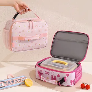 Cute pink square lunch bag for kids and students, portable bento bag with cute daisy print.