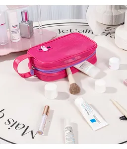 Pink mesh cosmetic bag detail showing breathable fabric, secure zipper and portable handle for daily use.