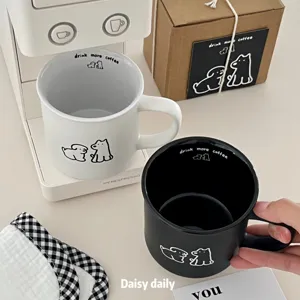 Tasse de couple en céramique mate avec imprimé de chiot mignon et slogan café.