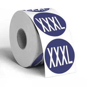 Nahaufnahme einer Rolle runder Kleidergrößen-Etikettensticker mit XXXL-Aufdruck für die Verpackung.