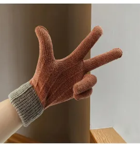 Guanti touch screen in maglia spessa per il caldo invernale, comodo misto lana, design elegante.