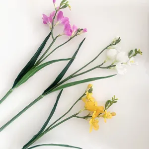 Bouquet di fiori di fresie artificiali, pianta finta decorativa per matrimoni e casa.