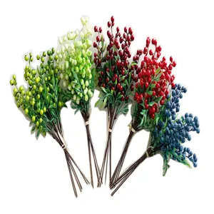Rami di bacche in schiuma artificiale per decorazione domestica e composizione floreale.