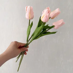 High quality artificial pink tulip bouquet, PU soft touch flowers for home decor and wedding props.