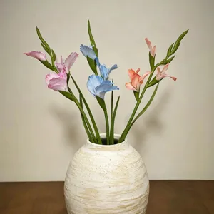 Mazzo di fiori di gladiolo artificiale in morbida gomma di alta qualità in vaso rustico