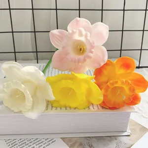 Künstliche PU Narzissen Blumen Mehrfarbige Simulation für die wunderschöne Heimdekoration