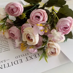Bouquet di rose artificiali decorazione per la casa disposizione floreale rosa primaverile centrotavola