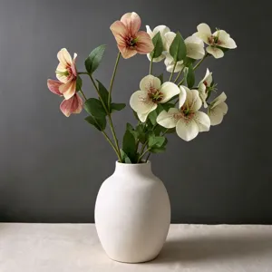 Künstlicher Blumenstrauß mit weißer Keramikvase Heimdekoration Blumengesteck elegante Deko