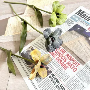 Fiori di tulipani retro in PU artificiali steli floreali finti per decorazione casa 3pz