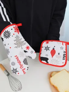 Christmas oven mitts and potholders set, thick heat-resistant kitchen baking gloves.