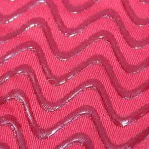 Silikon Mikrowellenhandschuh Detail roter Baumwollstoff wellenförmige Antirutsch Textur
