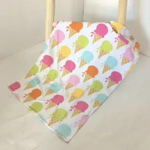 Cotton kitchen dish towel with colorful ice cream print, absorbent tea towel for home use.