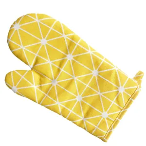 Yellow geometric oven mitt heat resistant thick kitchen baking baking anti-scald cooking gloves