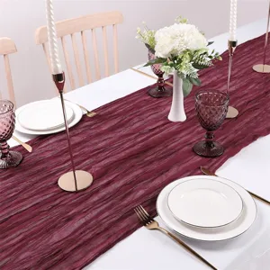Weinroter Bali Gaze geraffter Tischläufer, elegante Esstisch Detaildekoration für Party.