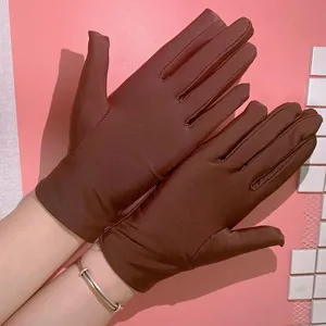 Guanti protezione solare in spandex sottili da donna alta elasticità guanti guida corti dettaglio