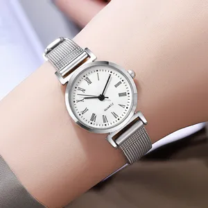 Stilvolle Damen Quartzuhr mit elegantem silbernem Mesh Armband und klarem Zifferblatt.