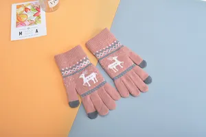 Guanti touchscreen in maglia calda invernali da donna, rosa carino con motivo renna nordica bianca.