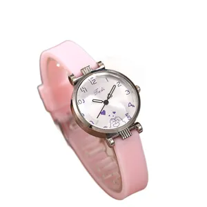 Orologio al quarzo con cinturino in silicone rosa da donna studentessa minimalista