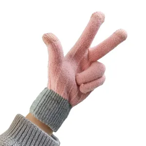 Guanti invernali touch screen in maglia rosa e grigia da donna, guanti termici caldi e felpati.