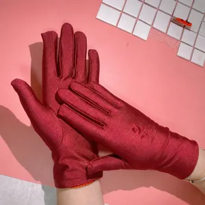 Guanti Sottili in Spandex Estivi da Donna Alta Elasticità Ricamo Floreale Protezione Solare UV Guanti da Guida