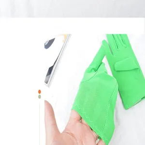 Grüne dünne Kinderhandschuhe für Auftritte, Tanz und Freizeit, leicht und sehr bequem.