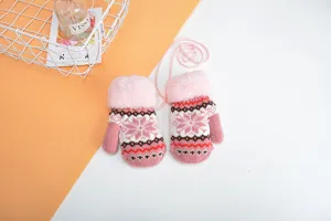 Kinder Winter warme Strickfäustlinge mit Plüschbündchen und Schneeflockenmuster, süß und gemütlich.