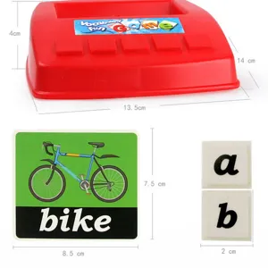 Jeu de bureau d'apprentissage du vocabulaire anglais pour enfants avec cartes et lettres