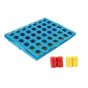 Gioco da tavolo educativo per bambini forza quattro con griglia blu e gettoni rossi gialli