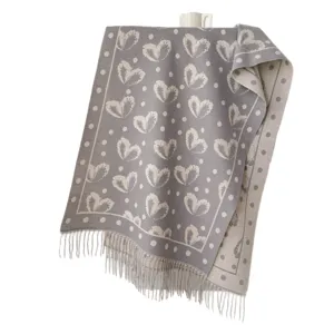 Dubbelzijdige sjaal met abstract hartjespatroon en kwastjes, warme en stijlvolle shawl.