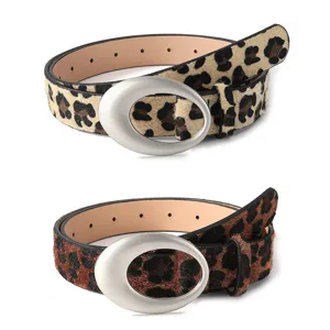 Cintura in pelle con stampa leopardata retro da donna con fibbia ovale argentata elegante