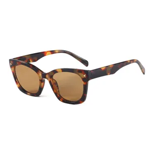 Square sunglasses for women, tortoiseshell frame with brown lenses, stylish uv protection eyewear.