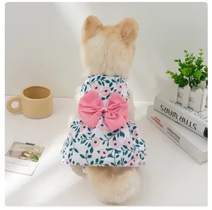 Blumen Prinzessinnenkleid für kleine Hunde Katzen mit rosa Schleife, Detailansicht.