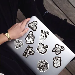 Gothic Skelett wasserdichte Aufkleber, schwarz-weiße ästhetische Graffiti Sticker für Laptop Helm.