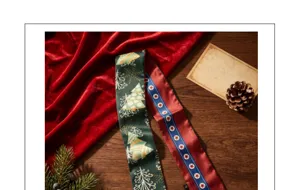 Kerst dubbelzijdig lint, groen boom en rode ster bedrukte zijden band voor geschenkdoos decoratie.