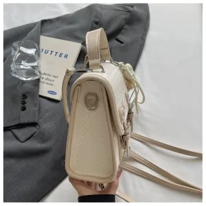Mochila de mujer tejida elegante estilo vintage casual mochila diaria de moda beige