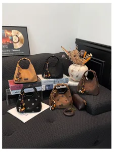 Sac à main croissant en daim vintage coréen sac bandoulière décontracté élégant avec perles