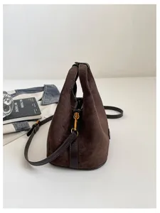 Sac hobo en daim marron style coréen, sac bandoulière chic poignée supérieure pour femme.
