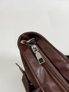 Brown leather tote bag zipper detail women handbag casual commuting underarm bag vintage style
