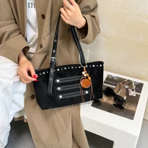 Autumn vintage large capacity women commuting handbag rivet tote shoulder bag main view