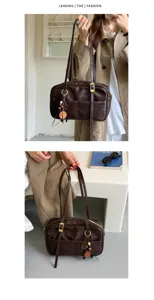 Vintage brown shoulder bag for women, large capacity stylish underarm bag for daily autumn outfits.